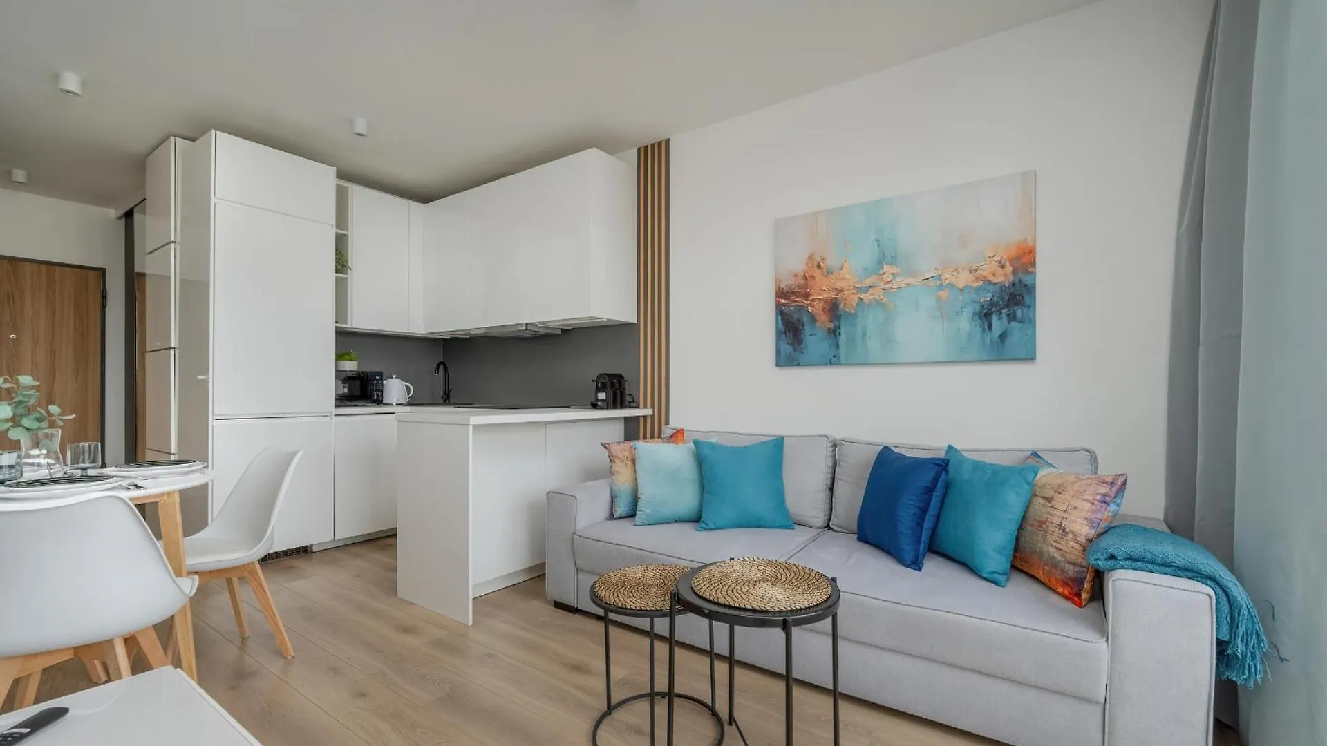 Modern & Cozy Przedmiejska Apartment In Wroclaw By Noclegi Renters