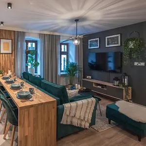  Appartement Spacious ~ 150m Main Square ~ Self Check-in 24h