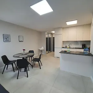 De Lux 45 Grabiszynska Апартаменты